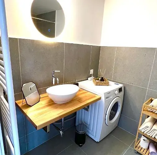 Schoene In Linden - 48qm, Moderne Kueche, Bad, Balkon, 4 Personen, Wifi * Hanovre