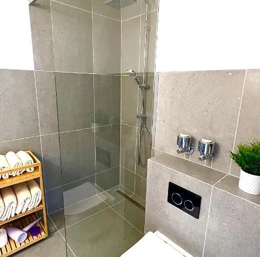 Schoene In Linden - 48qm, Moderne Kueche, Bad, Balkon, 4 Personen, Wifi Appartement *