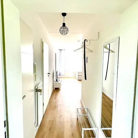 Schoene In Linden - 48qm, Moderne Kueche, Bad, Balkon, 4 Personen, Wifi アパート