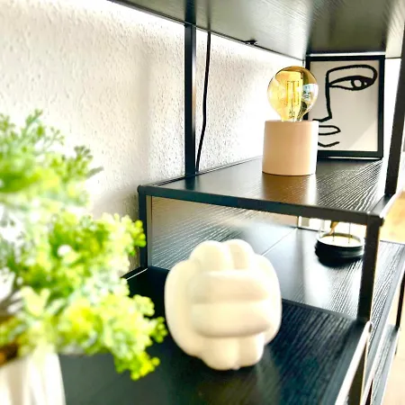 Schoene In Linden - 48qm, Moderne Kueche, Bad, Balkon, 4 Personen, Wifi アパート ハノーファー
