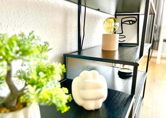 Schoene In Linden - 48qm, Moderne Kueche, Bad, Balkon, 4 Personen, Wifi Apartman Hannover