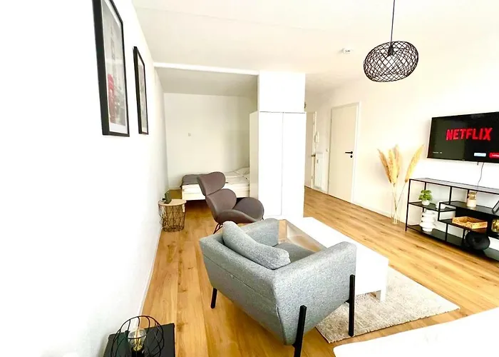 Schoene In Linden - 48qm, Moderne Kueche, Bad, Balkon, 4 Personen, Wifi Apartman Hannover