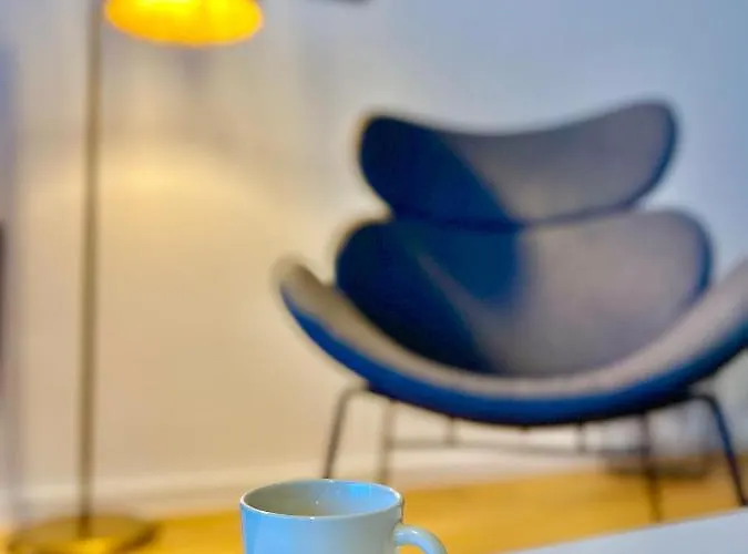 Schoene In Linden - 48qm, Moderne Kueche, Bad, Balkon, 4 Personen, Wifi *