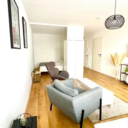 Schoene In Linden - 48qm, Moderne Kueche, Bad, Balkon, 4 Personen, Wifi 아파트 하노버