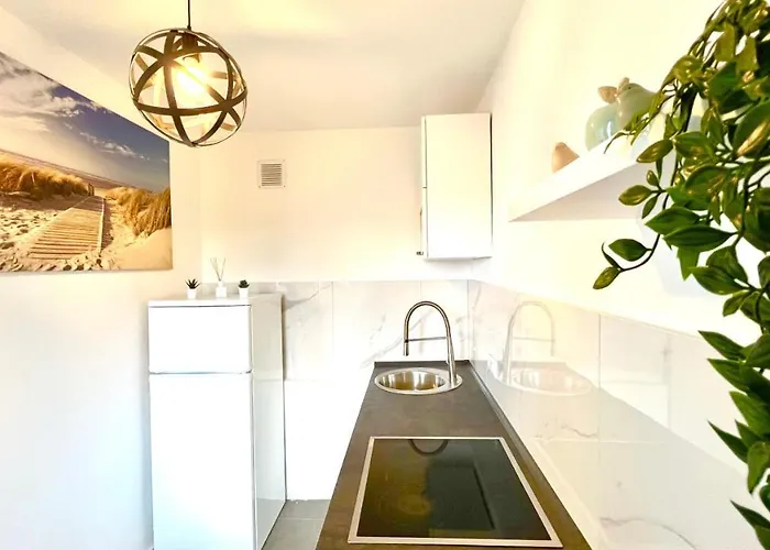 Schoene In Linden - 48qm, Moderne Kueche, Bad, Balkon, 4 Personen, Wifi 公寓 汉诺威